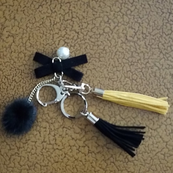 Boho Double Interacting Tassel and Pearl Keychain - Picture 6 of 9